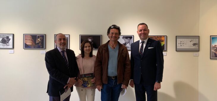 FUNDOS ,Renfe y Focus inauguran la exposición “La Negrilla, 10 años de vida” en el Museo Gaudí Casa Botines