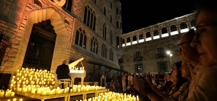 Velas y música para Gaudí en el 174º aniversario de su nacimiento